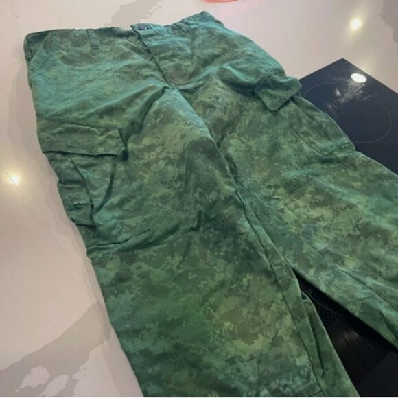 AIRSOFT PAINTBALL MILITARY ACU UCP PANTS & KNEE PADS COLOR DYE GREEN - Picture 5 of 12